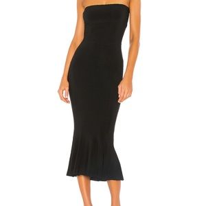 Strapless Fishtail Dress in Black
Norma Kamali